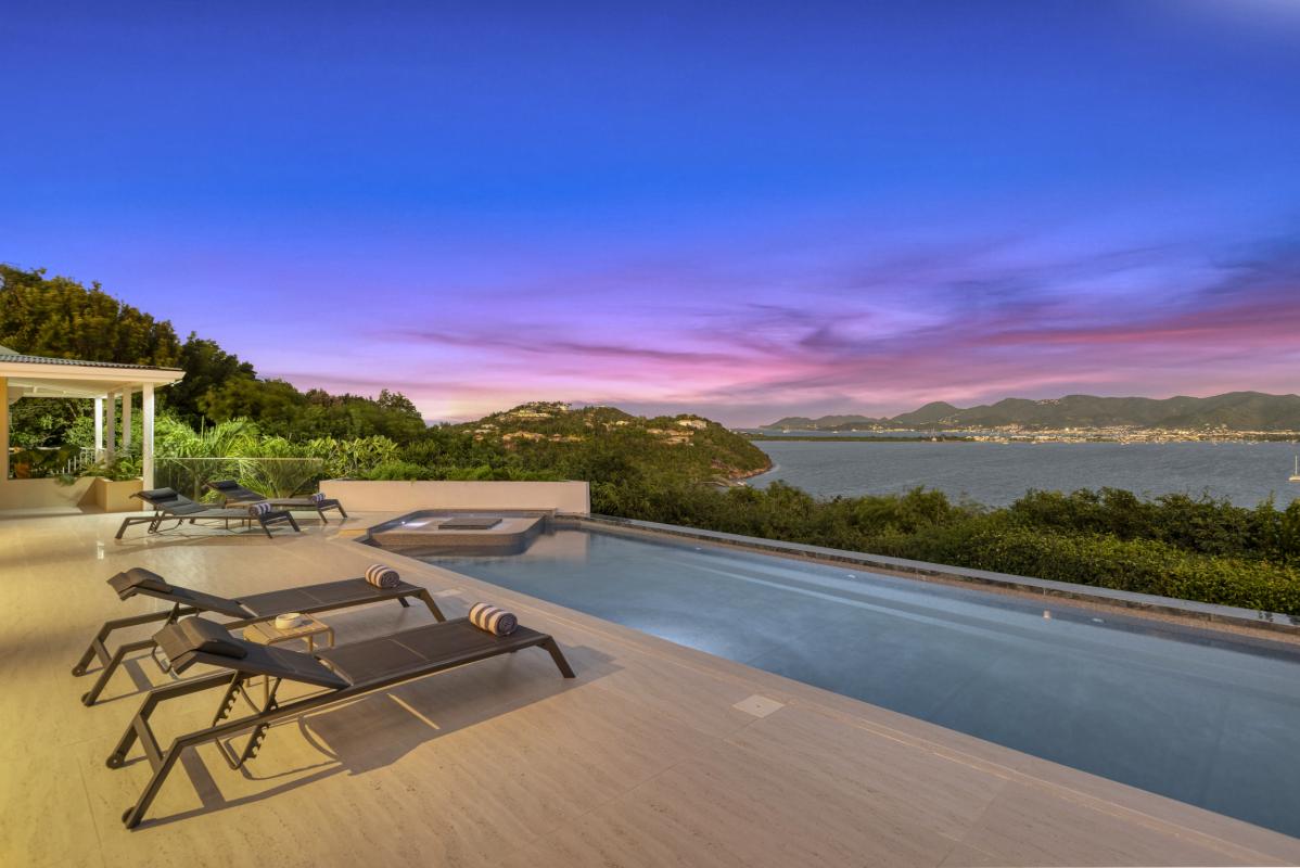 45.Location Villa piscine vue mer Terres Basses Saint Martin